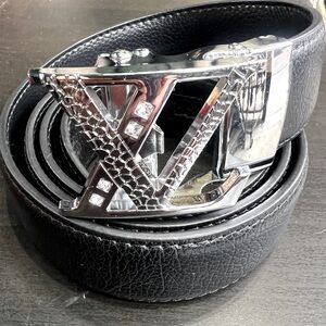 Men belt 
Fashionable